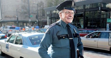 Warren-Buffett-Police-Man